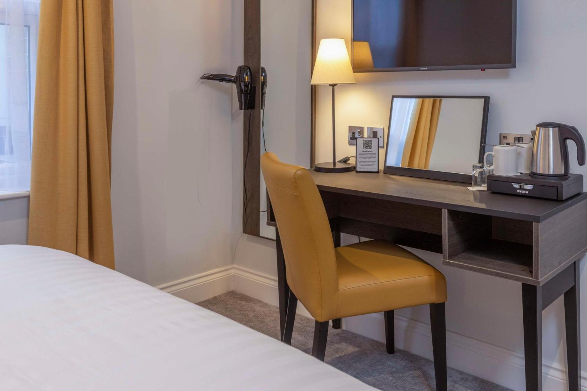 Best Western Kensington Olympia Hotel London Exterior photo