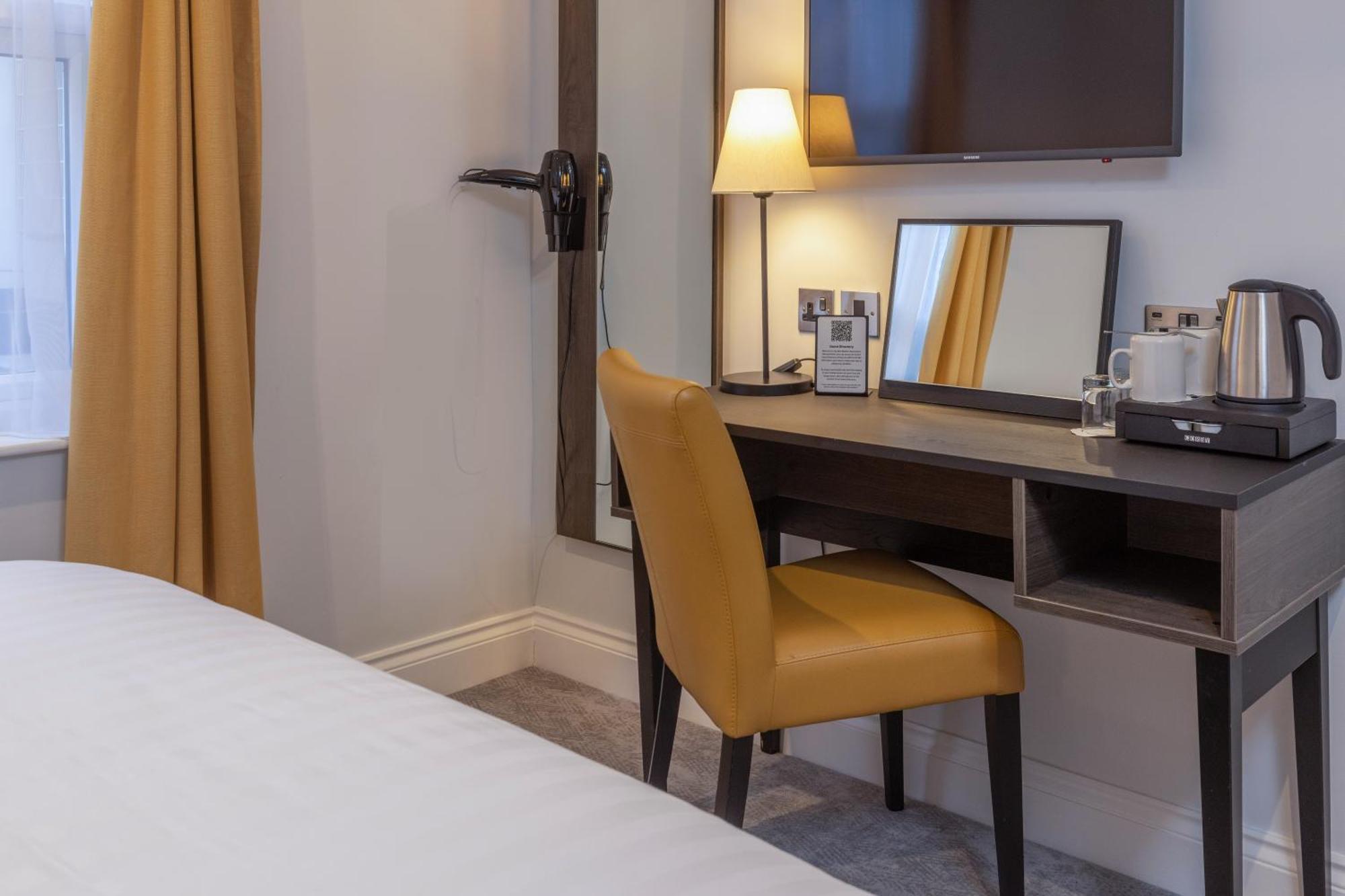 Best Western Kensington Olympia Hotel London Exterior photo