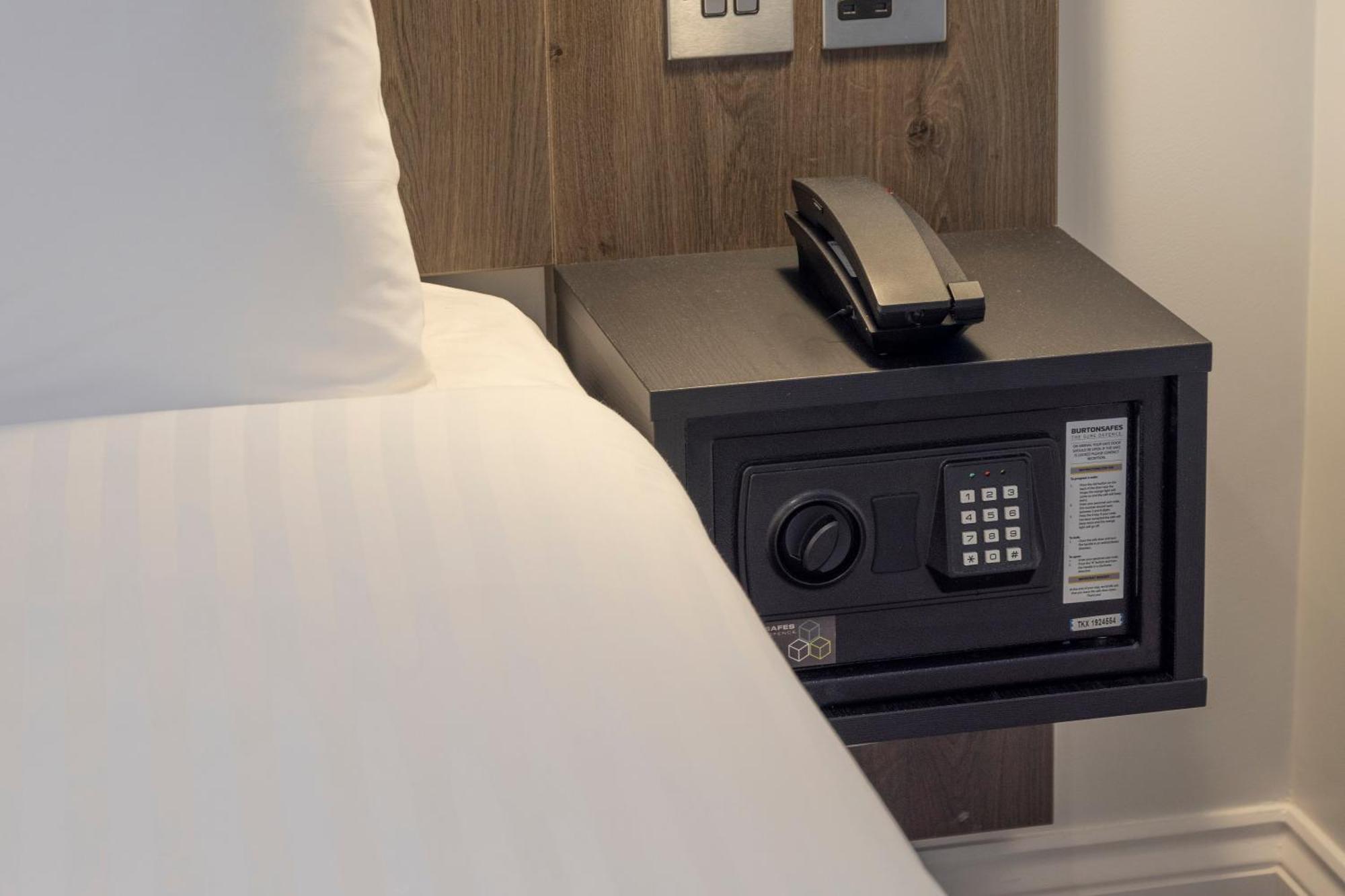 Best Western Kensington Olympia Hotel London Exterior photo