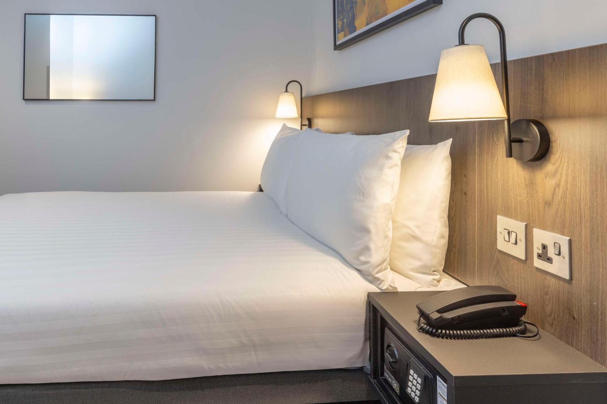 Best Western Kensington Olympia Hotel London Exterior photo